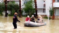 ANTALYA'DA SEL - Antalya'yı sel vurdu! Irmaklar ile dere taştı, iş yerleri ve tarım alanlarını su bastı