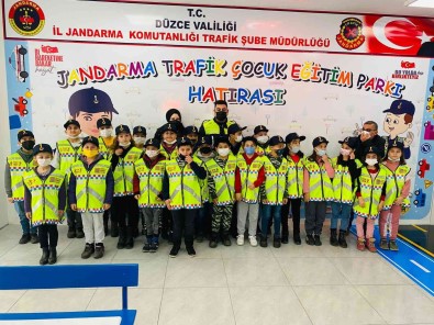 Çocuklara Erken Yasta Trafik Egitimi