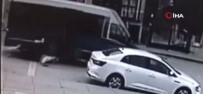 Hareket Halindeki Dolmusun Açik Kapisindan Düserek Yaralandi