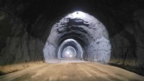 YENİ ZİGANA TÜNELİ - Bakan Karaismailoğlu müjdeyi verdi! Işık göründü...