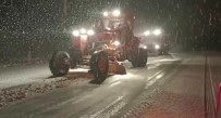 Bingöl'de Karayollari Ekipleri Gece Gündüz Demeden Karla Mücadelesi Sürüyor