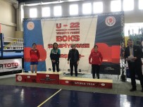 Akçadag'in Altin Eldivenleri Sampiyon