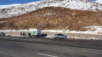 Bingöl'de Trafik Kazasi Açiklamasi 3 Yarali