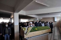 Esi Tarafindan Öldürülen Kadinin Cenazesi Topraga Verildi Haberi