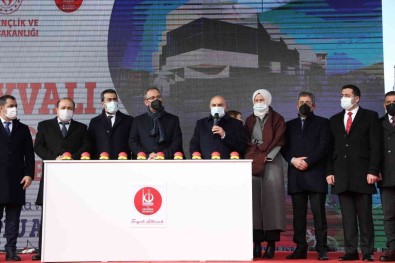 Keçiören'de 35 Yeni Spor Tesis Açildi, Gençlik Merkezi'nin Temeli Atildi