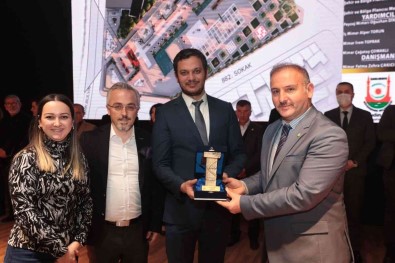 Mimarlik Ve Tasarim Fakültesi, Kentsel Tasarim Ve Fikir Yarismasindan Ödülle Döndü