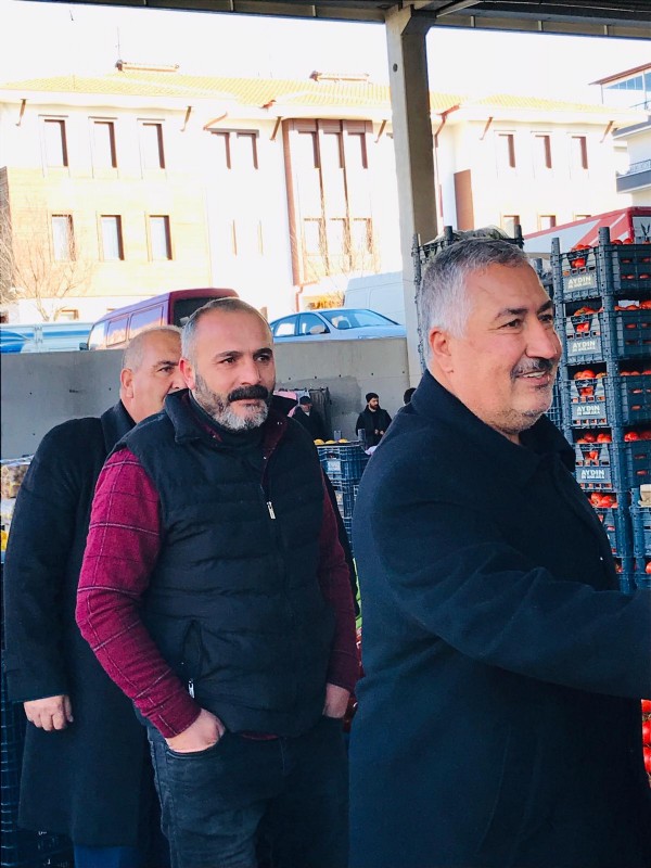 Başkan Recep Ayhan pazarcı esnafının mağduriyetini çözüme ulaştırdı!