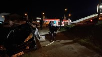 Araciyla Geri Giderken Plaja Düsmekten Son Anda Kurtuldu