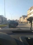 Bursa'da Trafikte Bantli Sekilde Kapisi Açik Otomobili Görenler Gözlerine Inanamadi