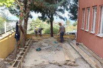 Çinarcik Belediyesi Okul Bahçesine Bocce Sahasi Yapti