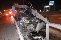 Kaza Yapti, Kullanilamaz Hale Gelen Otomobilden Burnu Bile Kanamadan Kurtuldu