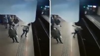 Metro bekleyen kadını, raylara itti! O anlar kamerada!