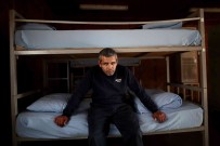 (Özel) Sokaklardan Kurtuldu, Aile Sevgisini Barinma Evindeki Hayvanlarda Buldu