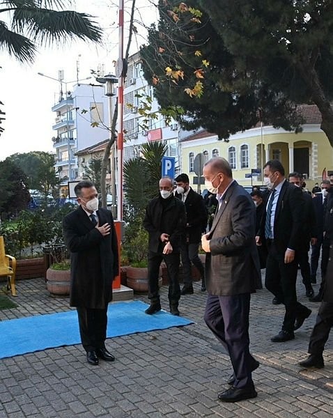 Başkan Erdoğan Aydın Valiliğini ziyaret etti! Cemevi başkanları ile muhtarlardan teşekkür ziyareti