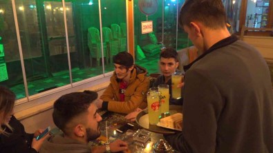 Amasya'da Üniversite Ögrencilerine Sinav Haftasinda Jest