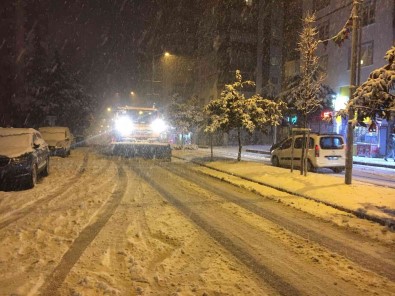 Dogu Karadeniz'de 785 Köy Ve Mahalle Yolu Kar Nedeniyle Ulasima Kapandi