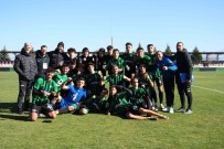 Genç Horozlar Manisa'yi Eli Bos Gönderdi