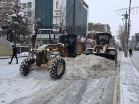 Van Büyüksehir Belediyesinden Karla Mücadele Seferberligi