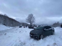 Zonguldaklilarin Hafta Sonu Karda Mangal Keyfi