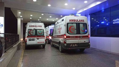 Alkol Aldiklari Sirada Biçaklandilar