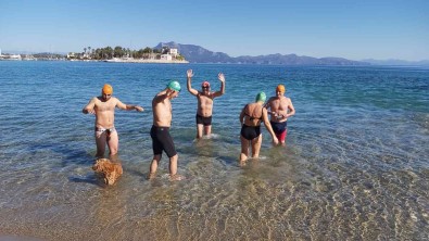 Datça Kis Yüzme Maratonu'na Yüzerek Davet Ettiler