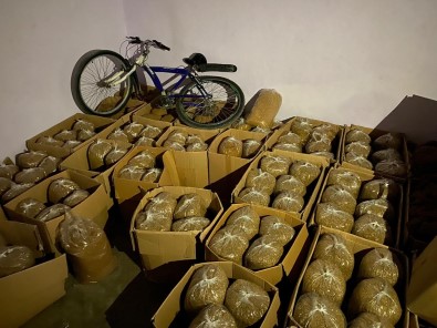 1.5 Ton Kaçak Tütün Ele Geçirildi