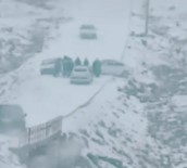 Kaza Geçiren Ögretmenlerin Imdadina Meslektaslari Yetisti