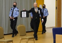 Seri Katil Breivik'ten Mahkemede Nazi Selami