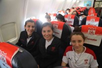 Sivasspor Kadin Futbol Takimi, Izmir'e Gitti