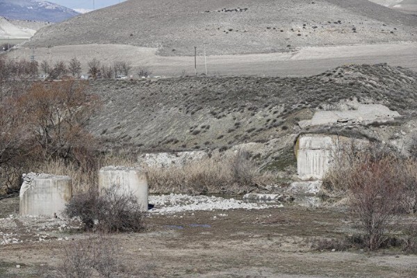 Ankara'da iş makineleriyle köprü çaldılar!