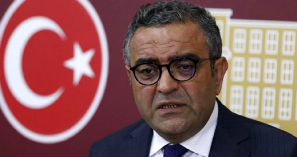 Selahattin Demirtaş'ı ziyaret eden CHP'li Tanrıkulu'na şehit babasından tepki: Senin yerin de orada hazır