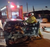 Beton Mikserine Çarpan Otomobil Hurdaya Döndü