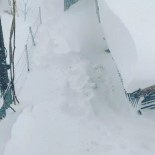 Elazig'da 30 Haneli Köy, Kar Altinda Kaldi