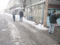 Fabrikada 18 Saat Mahsur Kalan Isçileri Kiraathaneye Birakip Kaçti