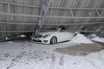 Malatya'da Galericiler Sitesi'nin Çatisi Kardan Çöktü