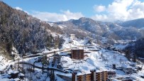 Rize'nin Hemsin Ilçesinden Karpostallik Kar Görüntüleri Olustu