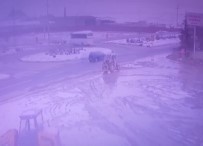 Tirin Çarptigi Traktör Paramparça Oldu