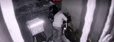 Yillarca Çalisip Aldigi Motosikletini 17 Dakikada Çaldilar