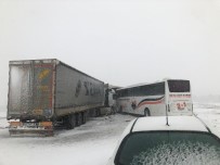 Zincirleme Kaza Açiklamasi 3 Ölü 10 Yarali