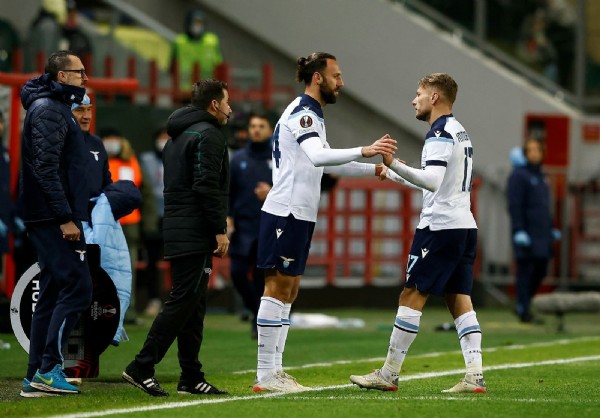 Fenerbahçe'de Bilic derken ters köşe! Şampiyon hocaya teklif...