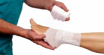 Ayak Bileği Şişmesi Neden Olur? Ayak Bileği Şişmesi Nasıl Geçer?