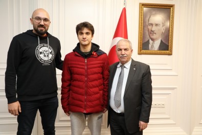 Fenerbahçe, Ilkadim Belediyespor Altyapisinda Yetisen Hasan Abdullah Sarikaya'yi Renklerine Bagladi