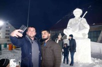 Kardan Asik Veysel Heykeli Ilgi Gördü
