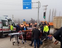 Otomobil Hafriyat Kamyonu Ile Çarpisti Açiklamasi 1 Ölü, 1 Yarali