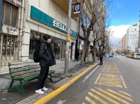 Vatandaslar Kapali Otobüs Duragi Istiyor