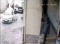 Yüzsüz Hirsiz, Girdigi Evi Ayni Günde Iki Kez Soydu