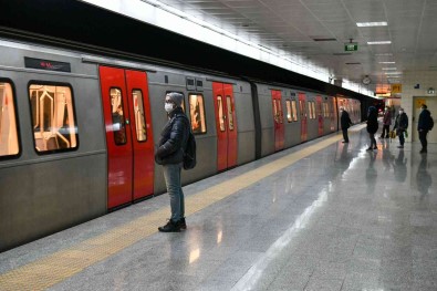 Ankara Metrosu'nda Klasik Müzikle Yolculuk Basladi