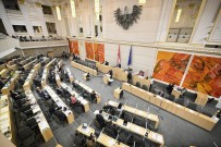 Avusturya Parlamentosu'ndan Zorunlu Covid-19 Asisina Onay