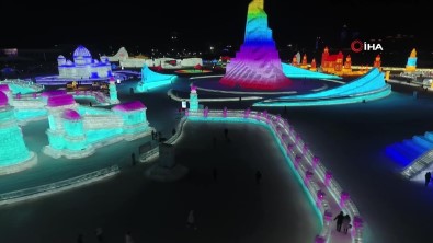 Çin'de Buzdan Kulkukan Piramidi Yapildi