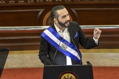 El Salvador Devlet Başkanı, sosyal medyadan Türkiye'yi esprili bir şekilde selamladı